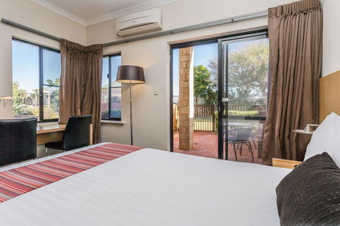 Country Comfort Perth - Accommodation QLD 30