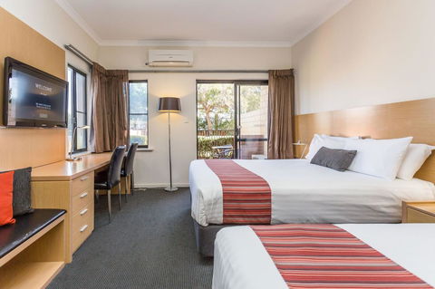Country Comfort Perth - Accommodation QLD 32