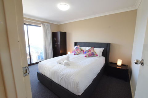 West Beach Lagoon 123 - Location & Views!!! - Accommodation QLD 3