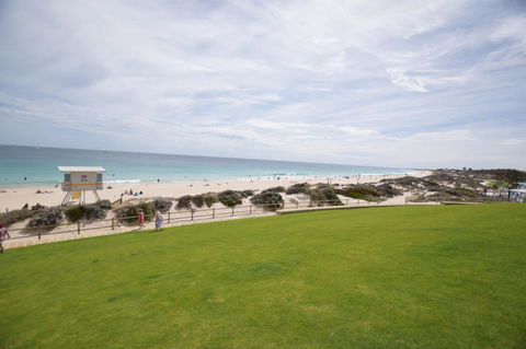 West Beach Lagoon 123 - Location & Views!!! - Accommodation QLD 19