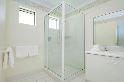 Middleton Beach By The BnB Collection - Accommodation QLD 12