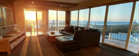 Ocean View-breath Taking Views, Amazing Facilities - Accommodation QLD 2