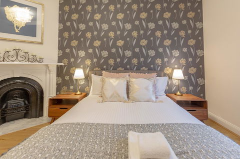 Heritage Townhouse Near Harbour Bridge - Accommodation QLD 22