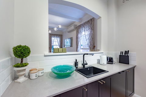 Heritage Townhouse Near Harbour Bridge - Accommodation QLD 35