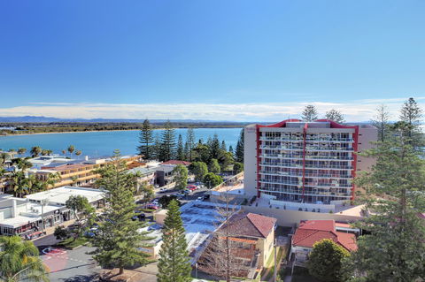 Northpoint Apartments - Accommodation QLD 16