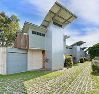 Sun Worship Eco Villas - Accommodation QLD