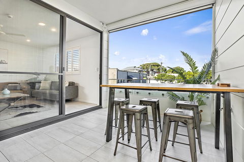 Rockpool 2 Sawtell Beach - Just Steps To Restaurants And 2 Min Stroll To Beach! - Accommodation QLD 5