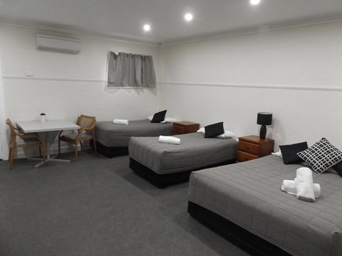 Ben Chifley Motor Inn - Accommodation QLD 5