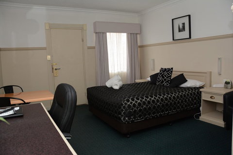 Ben Chifley Motor Inn - Accommodation QLD 15