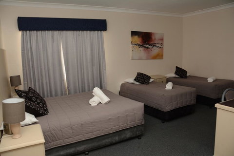 Ben Chifley Motor Inn - Accommodation QLD 16