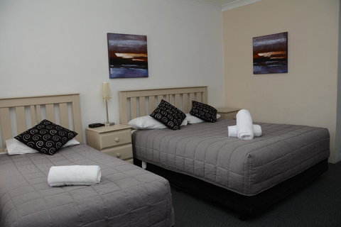 Ben Chifley Motor Inn - Accommodation QLD 13