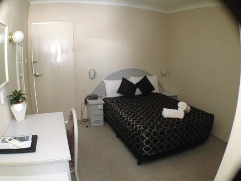 Ben Chifley Motor Inn - Accommodation QLD 30