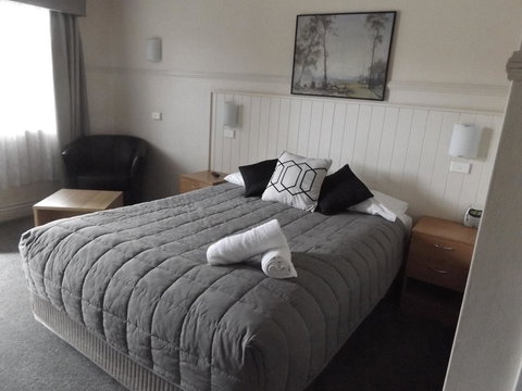 Ben Chifley Motor Inn - Accommodation QLD 2