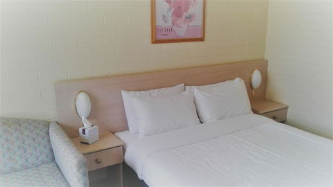 Junee Motor Inn - Accommodation QLD 2