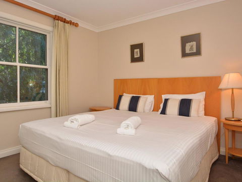 Villa Executive 2br Cypress DS Located Within Cypress Lakes Resort - Accommodation QLD 3