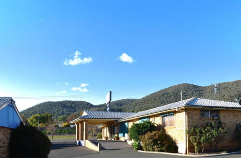 Almond Inn - Accommodation QLD 2