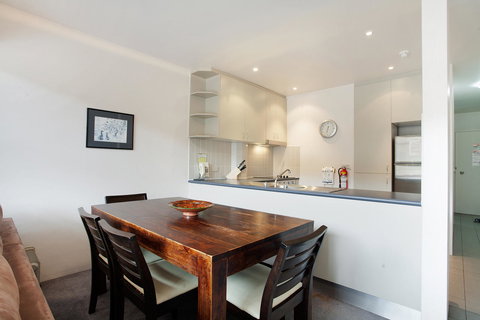 Lantern 1 Bedroom Balcony With Panoramic View - Accommodation QLD 8