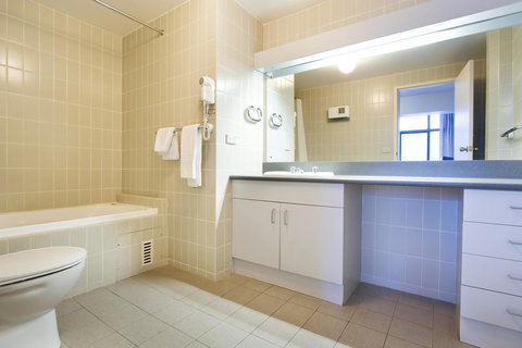 Lantern 1 Bedroom Balcony With Panoramic View - Accommodation QLD 12