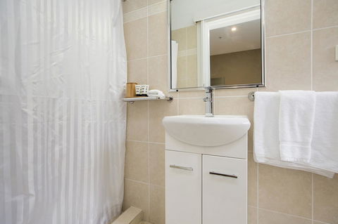 CH Boutique Hotel & Apartments, Ascend Hotel Collection - Accommodation QLD 36