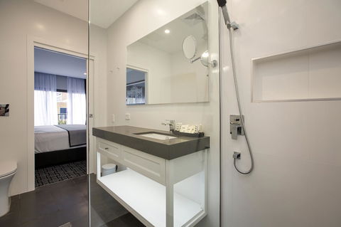 CH Boutique Hotel & Apartments, Ascend Hotel Collection - Accommodation QLD 11