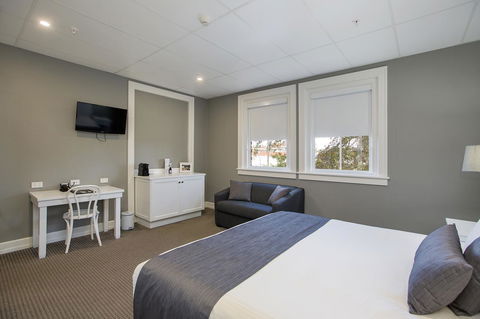 CH Boutique Hotel & Apartments, Ascend Hotel Collection - Accommodation QLD 18