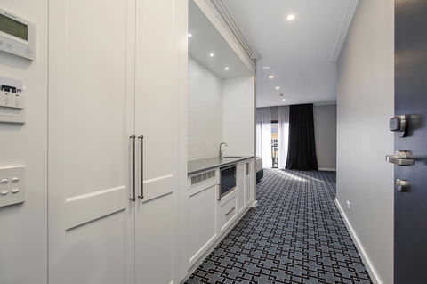 CH Boutique Hotel & Apartments, Ascend Hotel Collection - Accommodation QLD 6