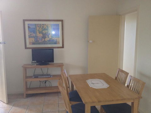 Oxley Cove Holiday Apartment - Accommodation QLD 9