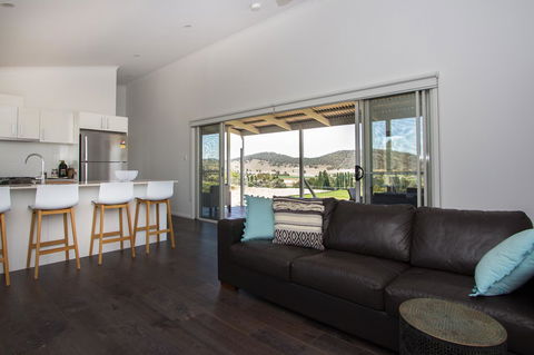 Stay In Mudgee The Grove, The Church, And Premium Private Homestead - Accommodation QLD 9