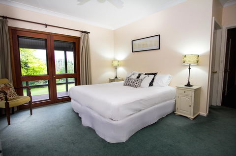 Stay In Mudgee The Grove, The Church, And Premium Private Homestead - Accommodation QLD 15