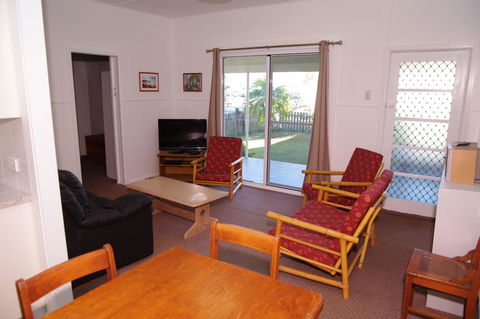 Fleur Cottage, 7 Willow Street - Accommodation QLD 0