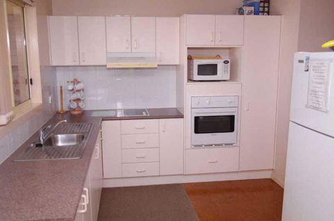 Bellhaven 2, 17 Willow Street - Accommodation QLD 0