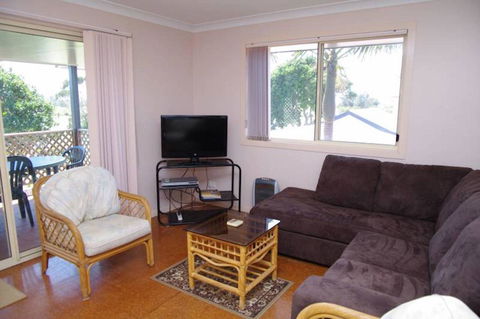 Bellhaven 2, 17 Willow Street - Accommodation QLD 1