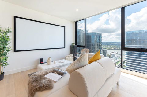 Japanese Style Waterfront Apt Wt Rooftop Pool - Accommodation QLD 2