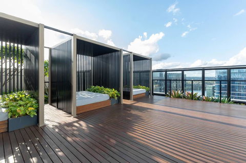 Japanese Style Waterfront Apt Wt Rooftop Pool - Accommodation QLD 18