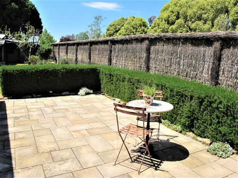 Apple Tree Cottage - Accommodation QLD 22