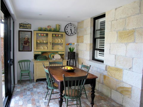 Apple Tree Cottage - Accommodation QLD 0