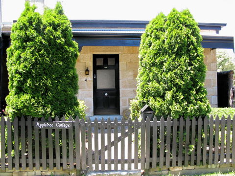Apple Tree Cottage - Accommodation QLD 32