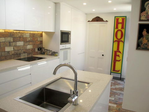 Apple Tree Cottage - Accommodation QLD 5