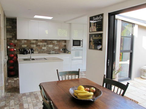 Apple Tree Cottage - Accommodation QLD 4
