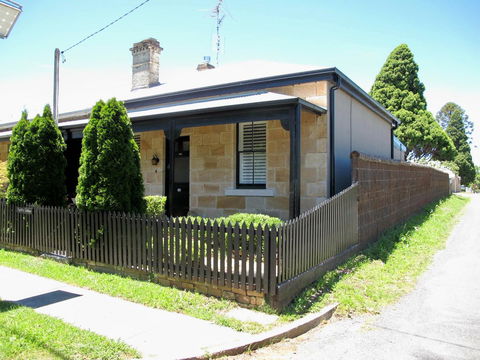 Apple Tree Cottage - Accommodation QLD 1
