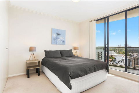 ACLiving Serviced Apartments - Accommodation QLD 8