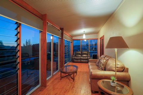 Jenkins Street Guesthouse - Accommodation QLD 9