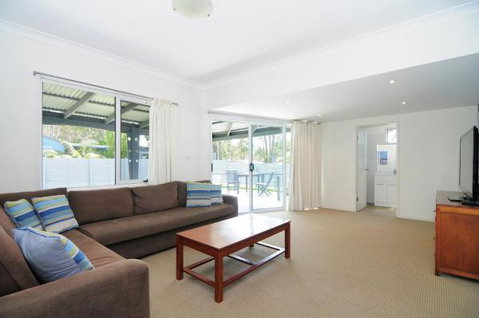 Huskisson Holiday Motel Cabins - Accommodation QLD 25