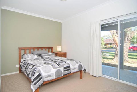 Huskisson Holiday Motel Cabins - Accommodation QLD 30