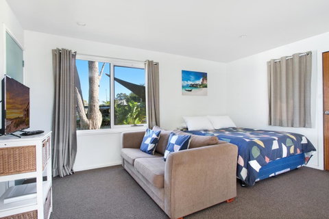 Huskisson Holiday Motel Cabins - Accommodation QLD 0