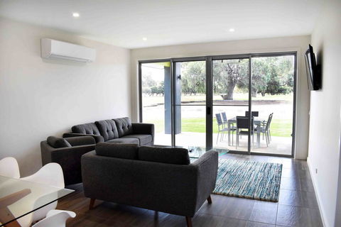 Comfort Suites Clubarham Golf Resort - Accommodation QLD 14