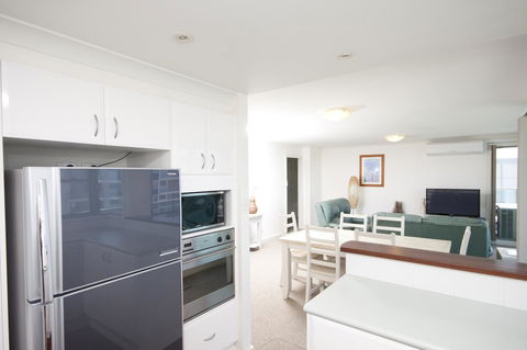 Sails Apartments - Accommodation QLD 17