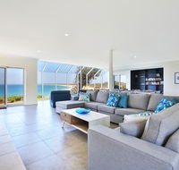 Neptune - Absolute Beachfront - Accommodation QLD