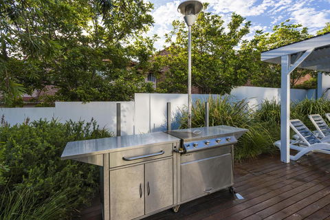 Oaks Nelson Bay Lure Suites - Accommodation QLD 7