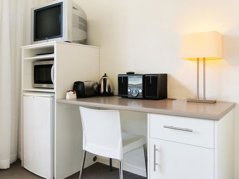 Oaks Nelson Bay Lure Suites - Accommodation QLD 12